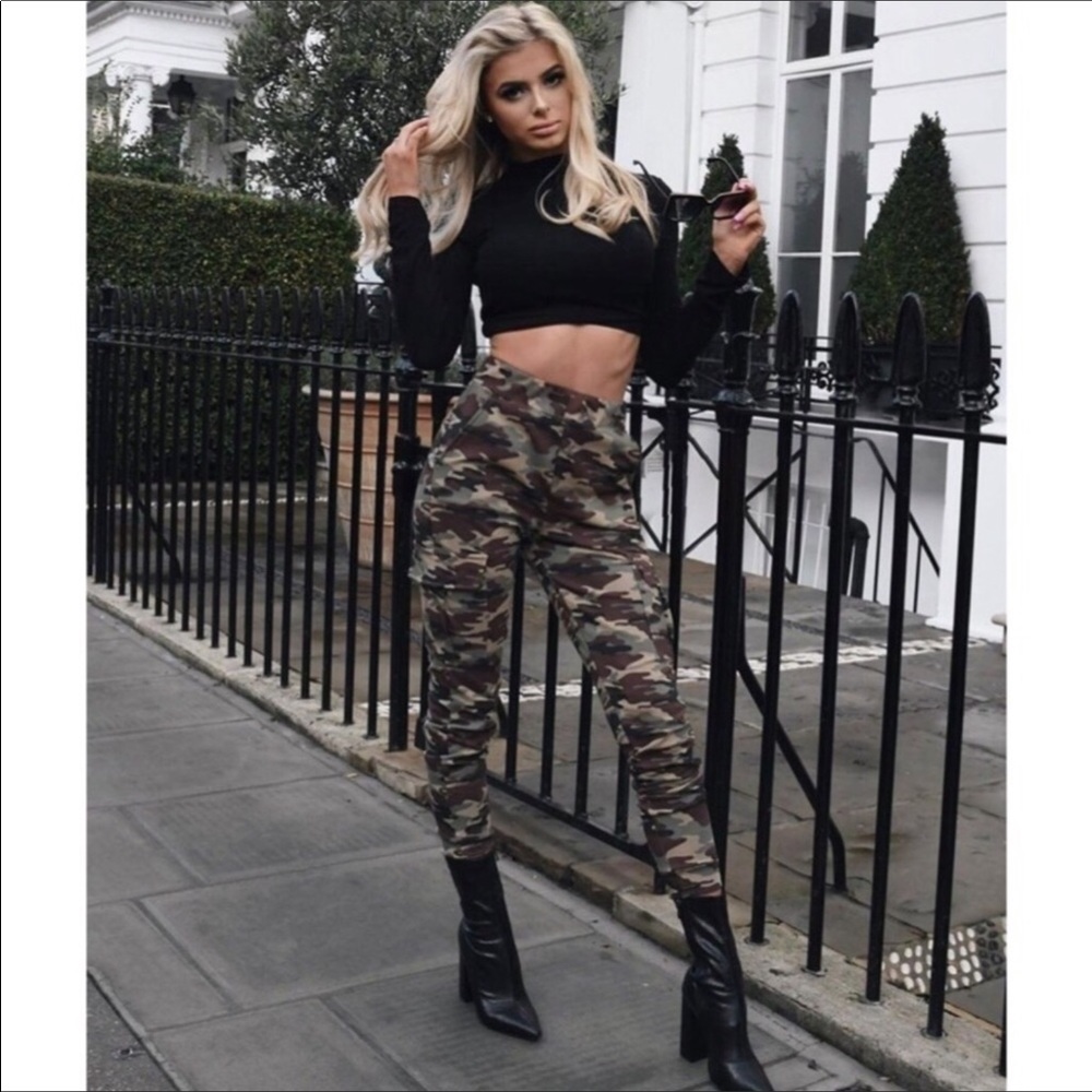 High Waist Camo Joggers - Picture 4 of 8